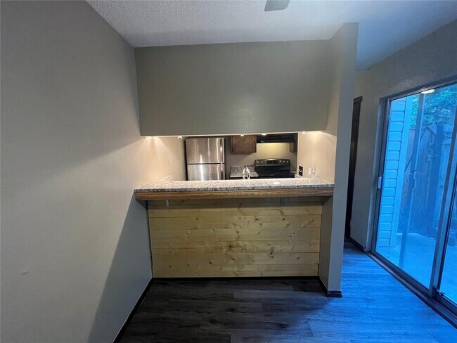 Foto del edificio - 822 Cardinal Creek Blvd