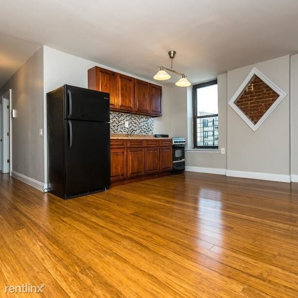 Primary Photo - 2225 Ditmas Ave