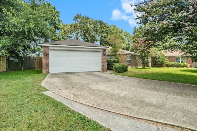 Building Photo - 16305 Many Trees Ln