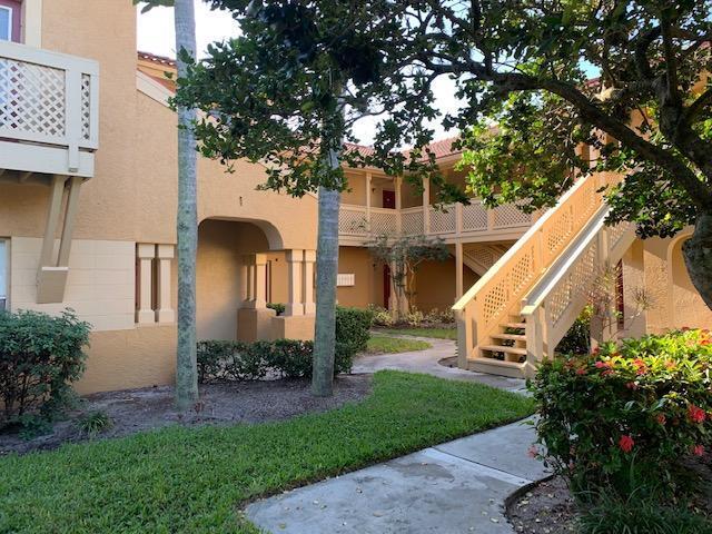 Foto del edificio - 4831 Via Palm Lakes