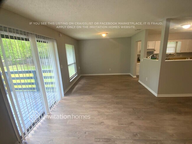 Foto del edificio - 8404 Boysenberry Ln W