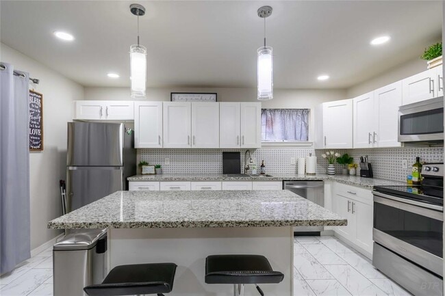 Building Photo - 8110 Albacore Dr