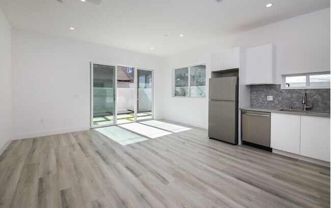 Foto del edificio - 4550 W 18th St