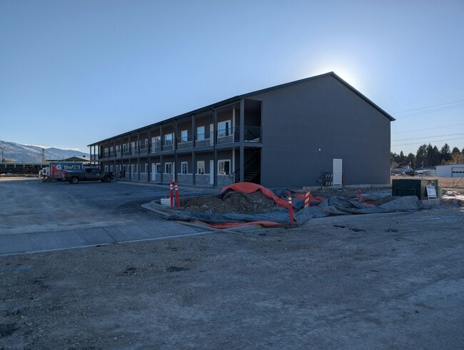 Building Photo - 150 E 700 N St