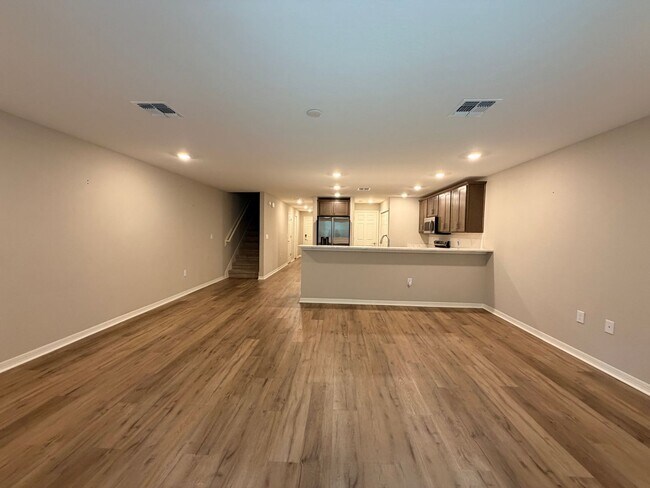 Foto del edificio - Modern 3BR Townhome in Plant City – Move-In Ready