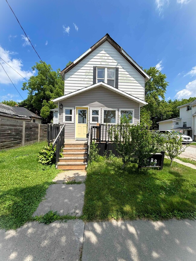 Building Photo - 322 Campbell St