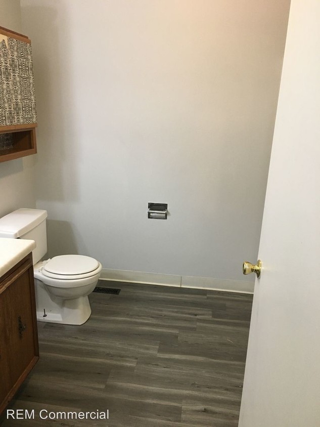 Building Photo - 1 br, 1 bath Apartment - 345 N 15th Street