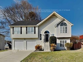 Building Photo - 5890 Graywood Cir SE