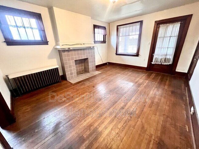 Building Photo - 808 Fleming St