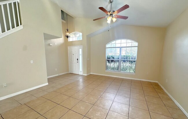Foto del edificio - 7709 Duckhorn Ct