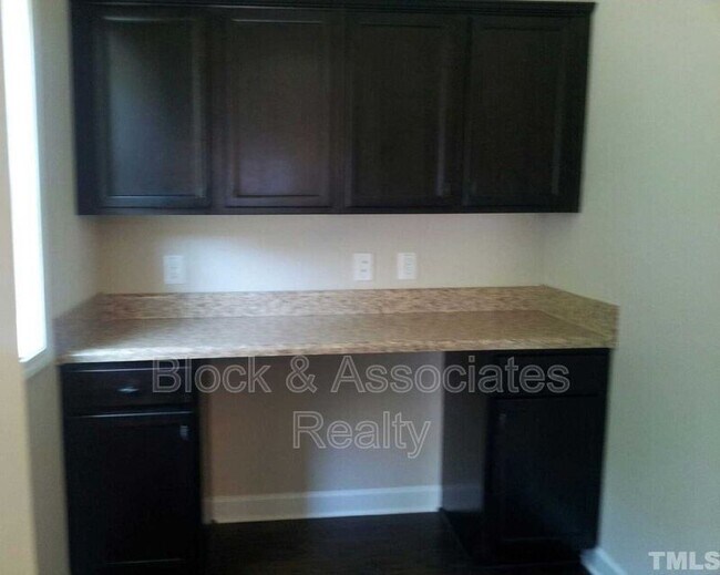Building Photo - 1008 Dillon Lake Dr