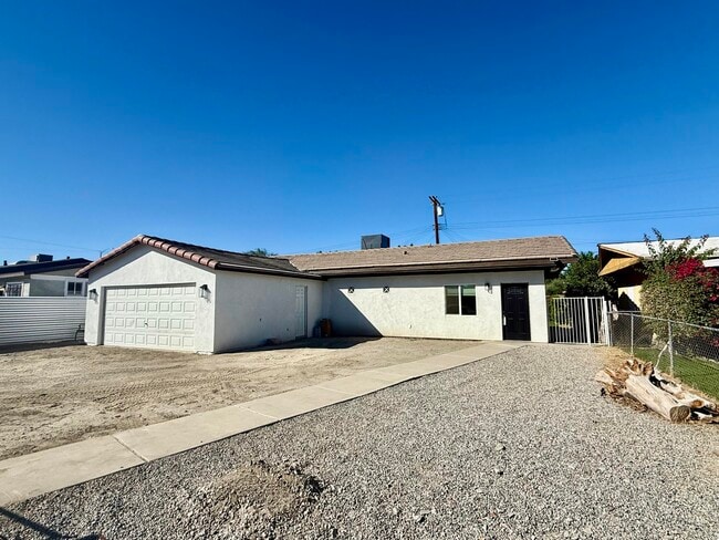 Foto del edificio - 52443 Tripoli Way