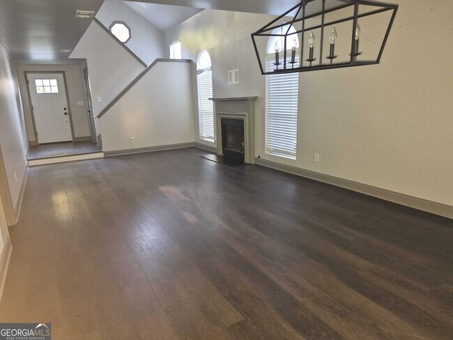 Building Photo - 1020 Hampton Hill Ct