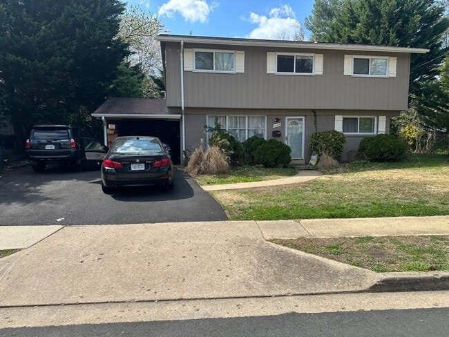 Photo - 4240 Sideburn Rd (Fairfax, VA) House