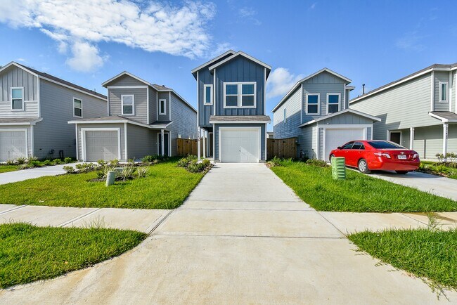 Building Photo - 21430 Carosella Dr