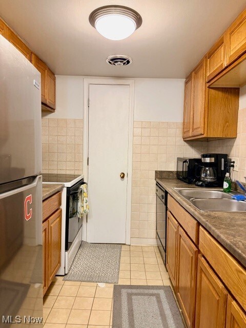 Foto del edificio - 6930 Carriage Hill Dr