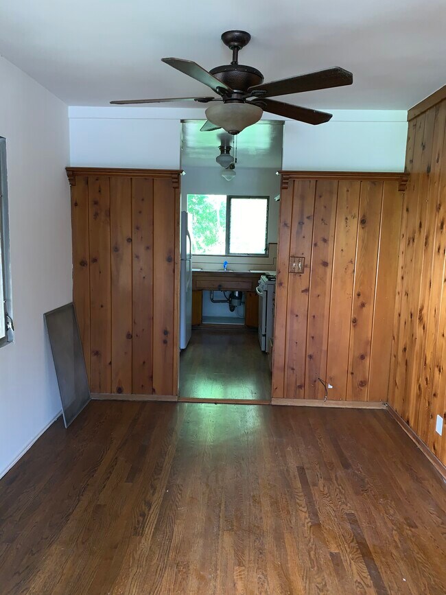 Building Photo - 11544 Moorpark St