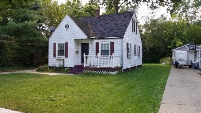 Building Photo - 821 Stanley St