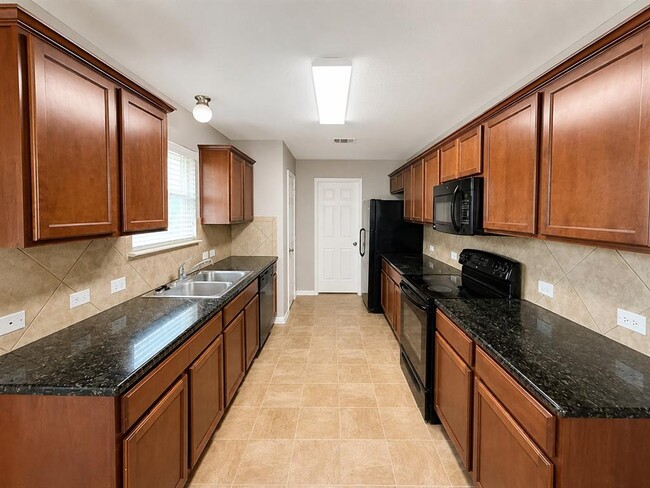 Building Photo - 220 Adriana Ln
