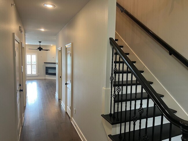 Foto del edificio - 3 Bed 2.5 Bath Townhome