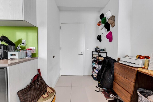 Foto del edificio - 501 NE 31st St