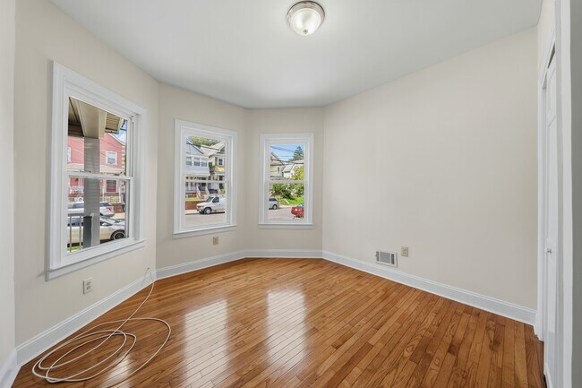 Building Photo - 136-138-138 Elm St