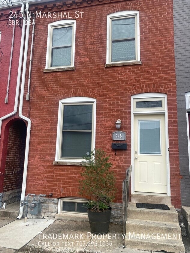 Primary Photo - Nice East End Townhome
