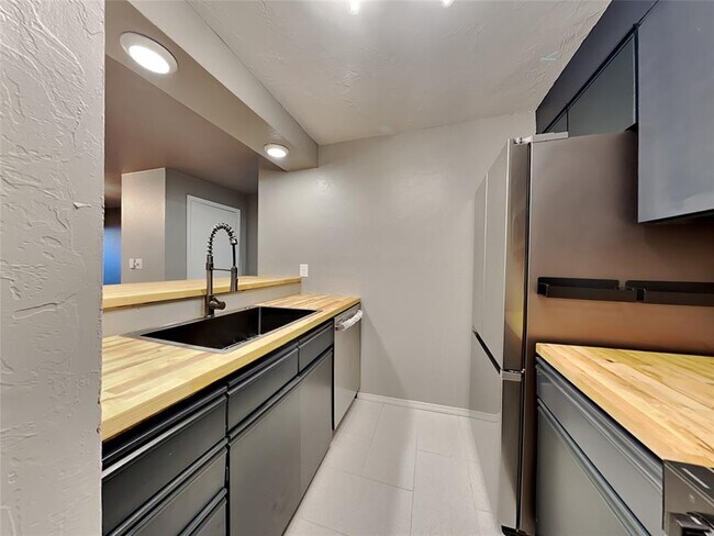 Foto del edificio - 901 NW 7th St