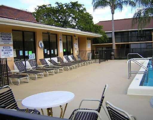 Building Photo - 5849 Washington St