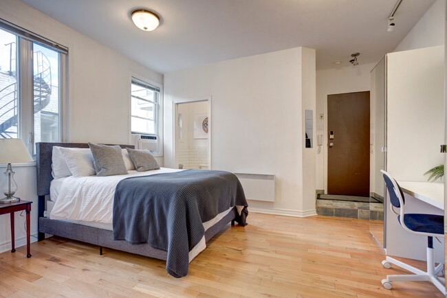 Photo du bâtiment - 925 Rue Cherrier