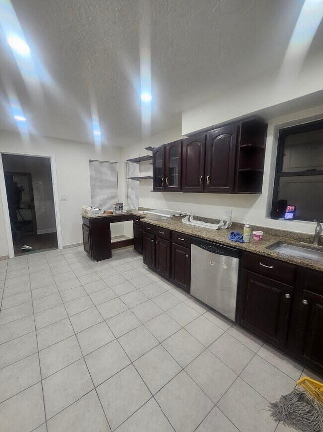 Foto del edificio - 4405 N Keokuk Ave