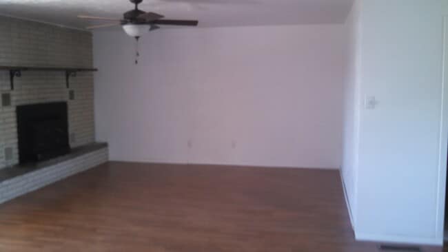 Building Photo - 516 E 29th St