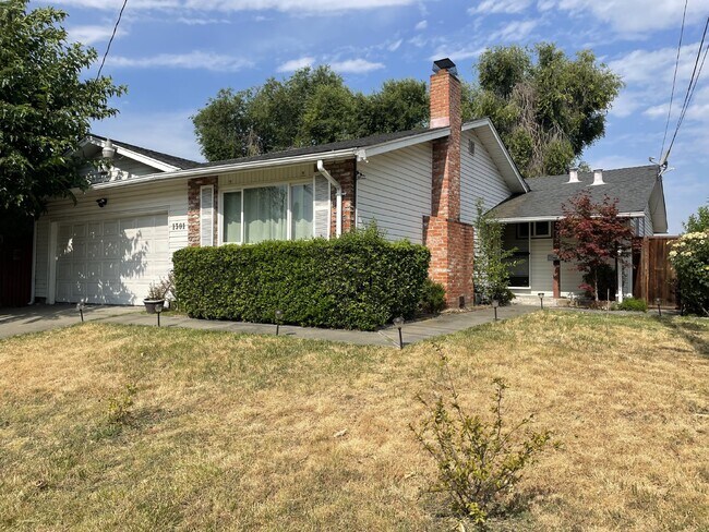 Foto del edificio - 1301 Brookview Dr