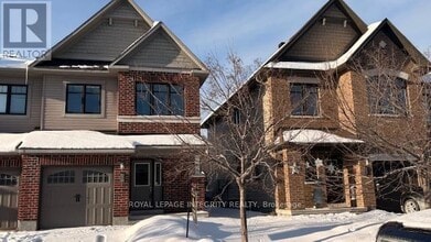 Building Photo - 29 Fallengale Cres