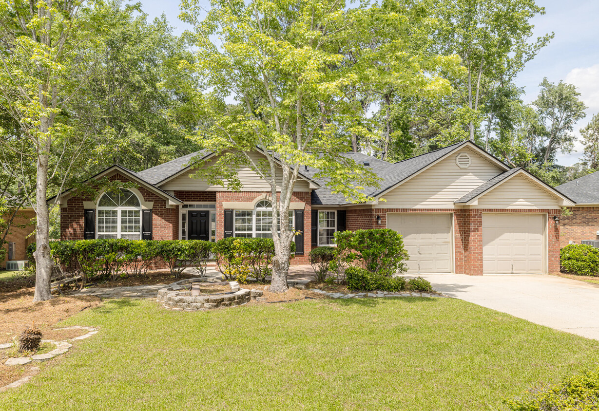Foto principal - 245 Farmington Dr