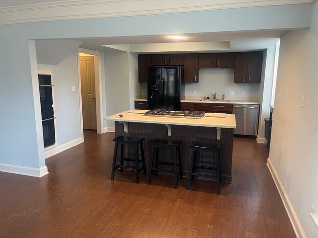 Foto del edificio - 400 Warner Ave