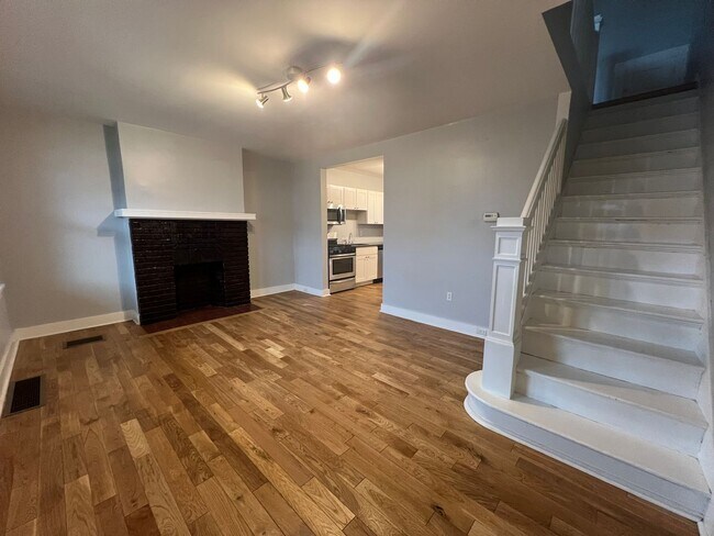 Foto del edificio - Available August 1, 2026; Lease will end July 27, 2027