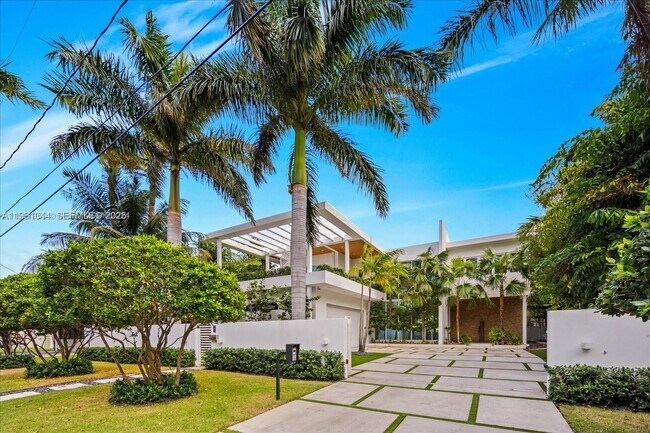 Building Photo - 3465 Meridian Ave