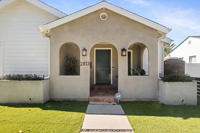 Building Photo - 2813 Military Ave