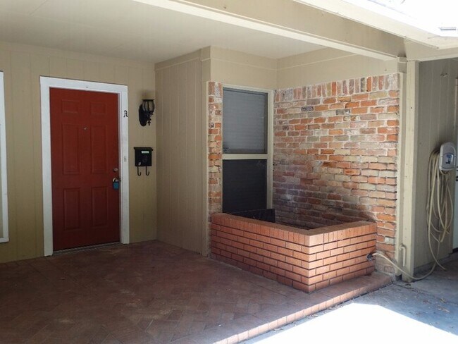 Foto del edificio - 9104 Quail Creek Dr