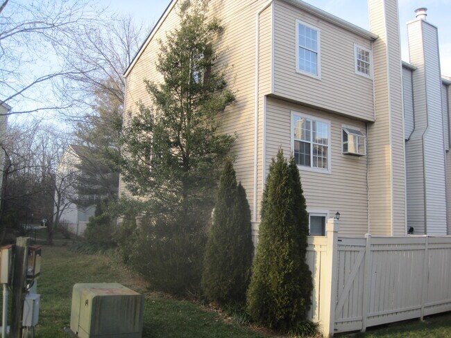 Foto del edificio - 2470 Ridgehampton Ct