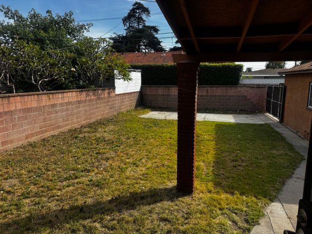 Building Photo - 9610 Rosecrans Ave