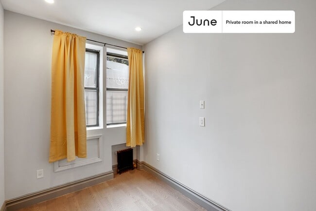Building Photo - Room in Shared 3 bed/1 bath home in East Village