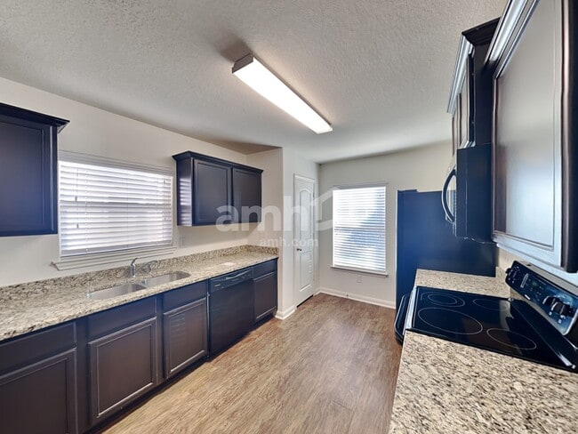 Building Photo - 12251 Siragusa