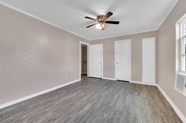 Building Photo - 416 E Avenue F