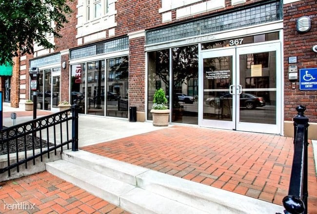 Foto del edificio - 367 E Broad St