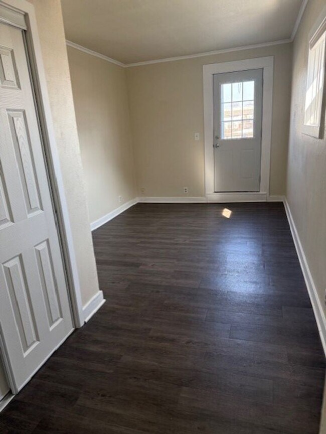 Foto del edificio - Updated Upper 3 Bedroom Unit for Rent in Downtown West Bend