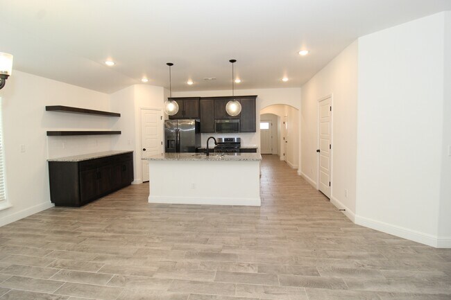 Foto del edificio - 1450 Ari Ave