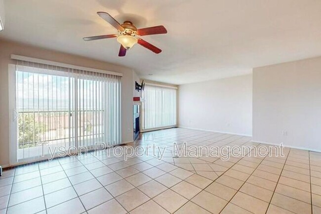 Foto del edificio - 2700 Vista Grande Dr NW