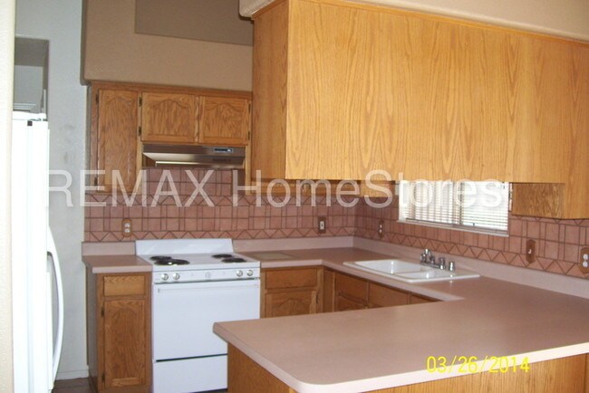 Foto del edificio - 2710 Sun Crest Dr